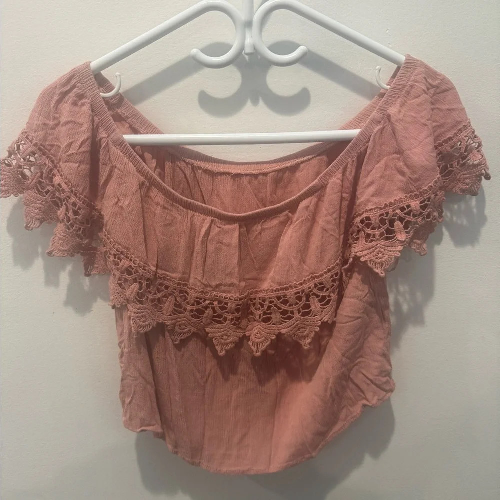 2/$20
Streetwear Society Pink Women's Lace Trim Off-Shoulder Top Mean Girls - Picture 4 of 7
